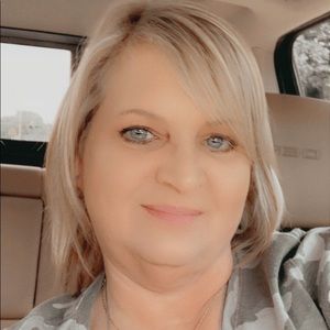 Meet your Posher, Joni